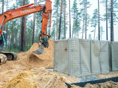 Gradnja novih bunkerjev na estonski meji z Rusijo. 