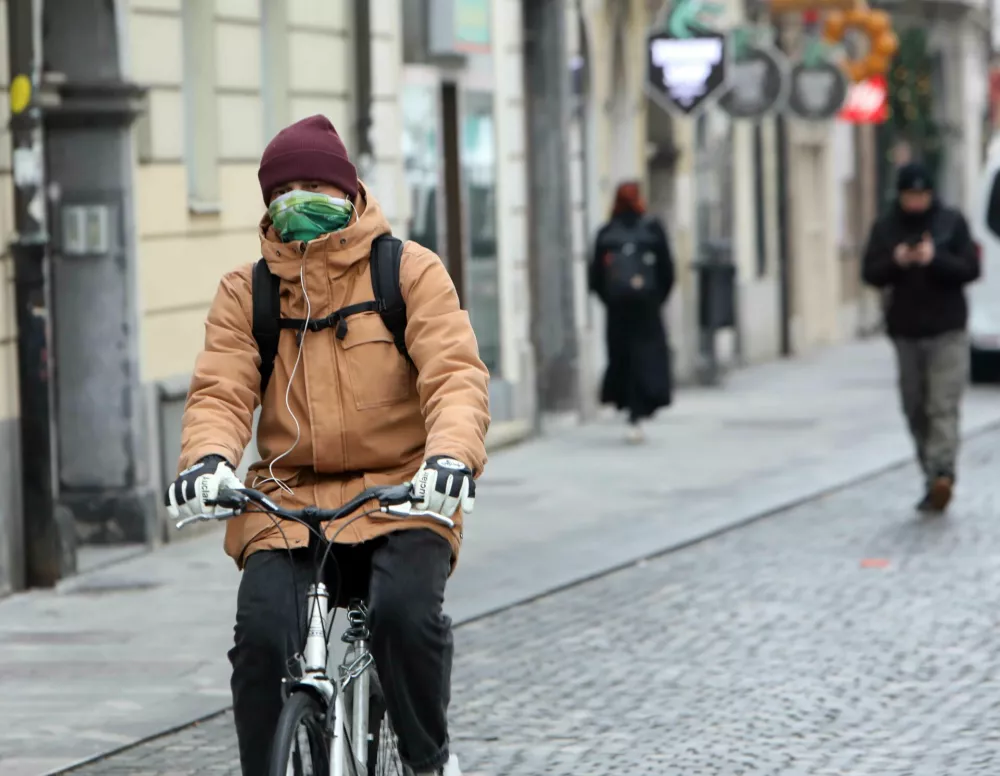 - 04.12.2023 &ndash; simbolična fotografija &ndash; zima &ndash; jutranji mraz v Ljubljani &ndash; temperature padle pod ničlo &ndash; //FOTO: Tomaž Skale / Foto: Tomaž Skale
