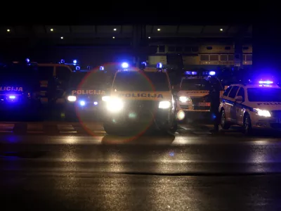 - ilustrativna fotografija - policija, policijske luči- nogomet - Maribor: Olimpija, Prva Liga, 13.krog  /FOTO: Matej Pov&scaron;e