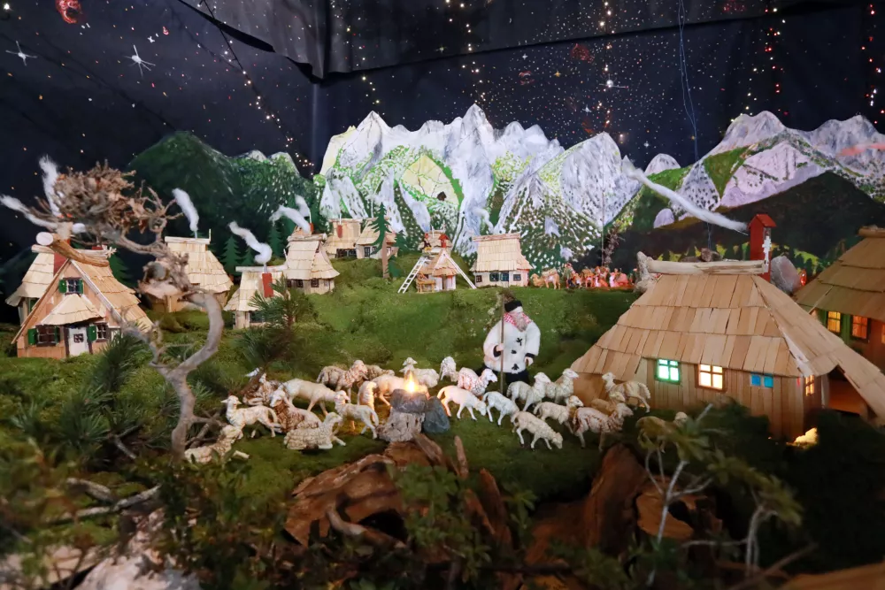 Veliko planino preseli v samostanske jaslice