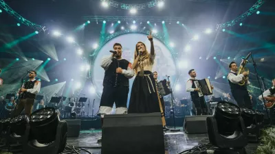 Ansambel Sa&scaron;a Avsenika je prvič stopil na oder v dvorani Stožice. F Žan Zajc