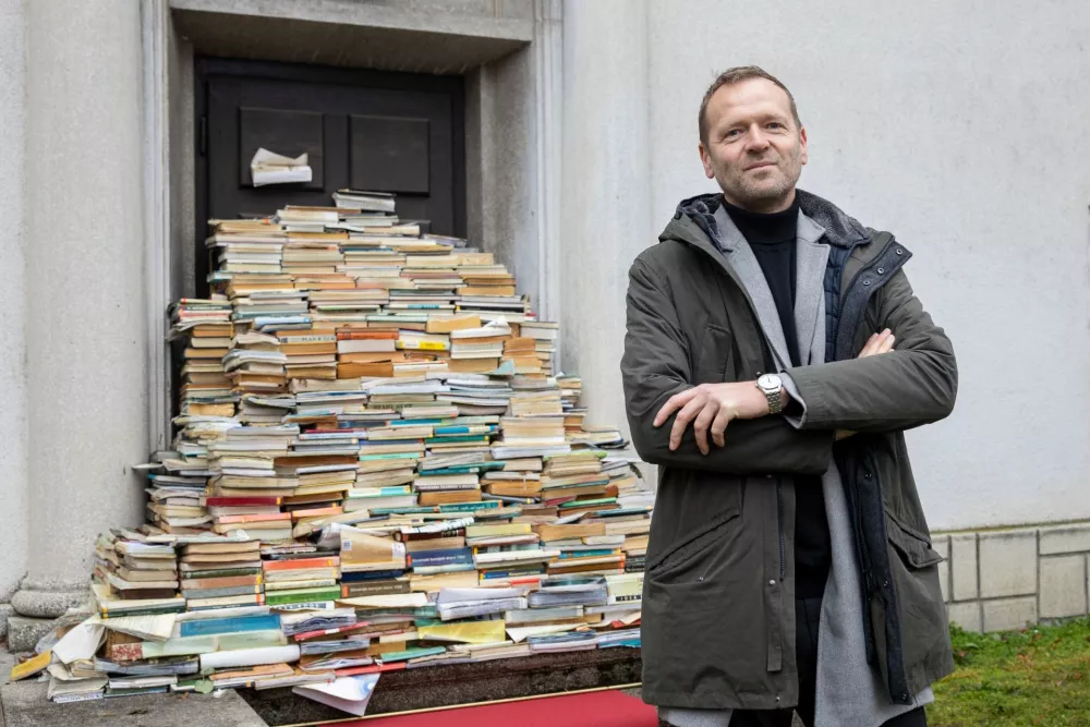 75 let profesionalne gledali&scaron;ke umetnosti v Celju