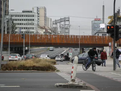 08.12.2025 - grafit - želežni&scaron;ki nadvoz - Dunajska cesta- Foto: Luka Cjuha