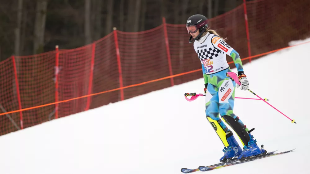 Trening slovenske zenske smucarske reprezentance v tehnicnih disciplinah. Foto: STA