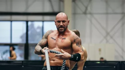 Minister Damir Habijan ima hudo izklesano telo na prsih pa vtetoviran grb svoje države. / Foto: instagram Damirja Habijana