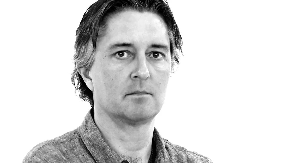 Uro&scaron; &Scaron;emrov- Redakcija Dnevnik 2024 - portreti za komentarje in kolumne - kolumnisti - komentatorji &ndash; novinarji - portret //FOTO: Luka Cjuha