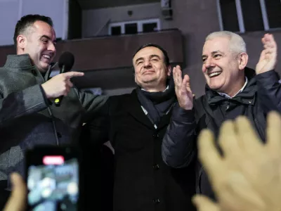 Kosovo's Prime Minister and Levizja Vetevendosje (Movement for Self-Determination) party leader Albin Kurti celebrates with supporters after his party won more than half of the votes in a snap parliamentary election, nearly a year after a political deadlock that prevented the formation of a new government, in Pristina, Kosovo, December 28, 2025. REUTERS/Valdrin Xhemaj   TPX IMAGES OF THE DAY