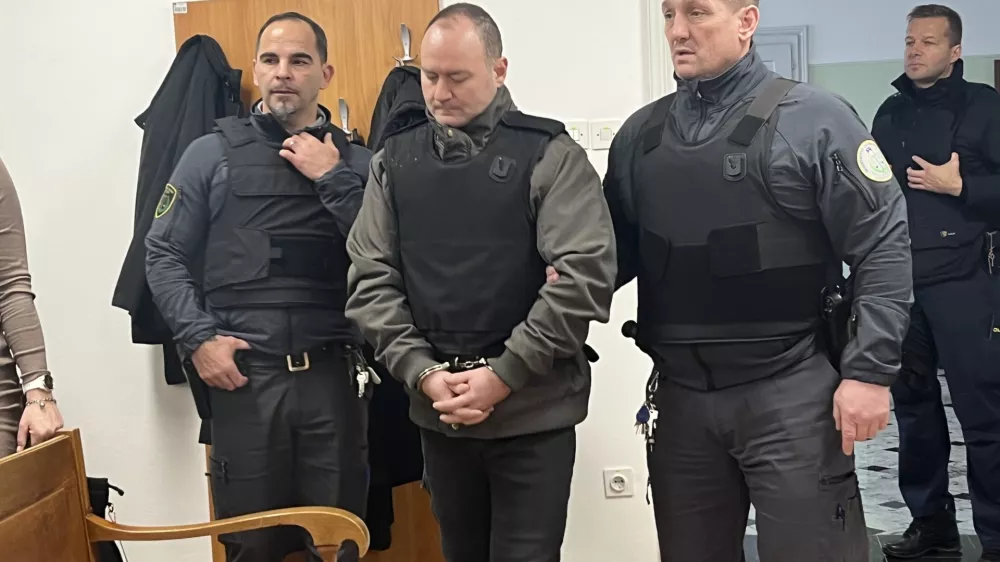 &Scaron;tirje obsojeni na 30 let zapora, med njimi tudi spolni predator