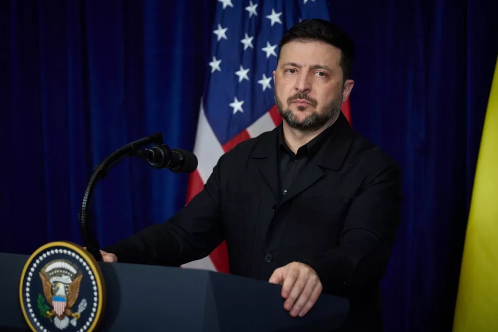 HANDOUT - 28 December 2025, US, Palm Beach: Ukraine's President Volodymyr Zelensky attends a joint press conference with US&nbsp;President Donald Trump following their talks at the Mar-a-Lago club in Palm Beach. Photo: -/Ukrainian Presidency/dpa - ATTENTION: editorial use only and only if the credit mentioned above is referenced in full