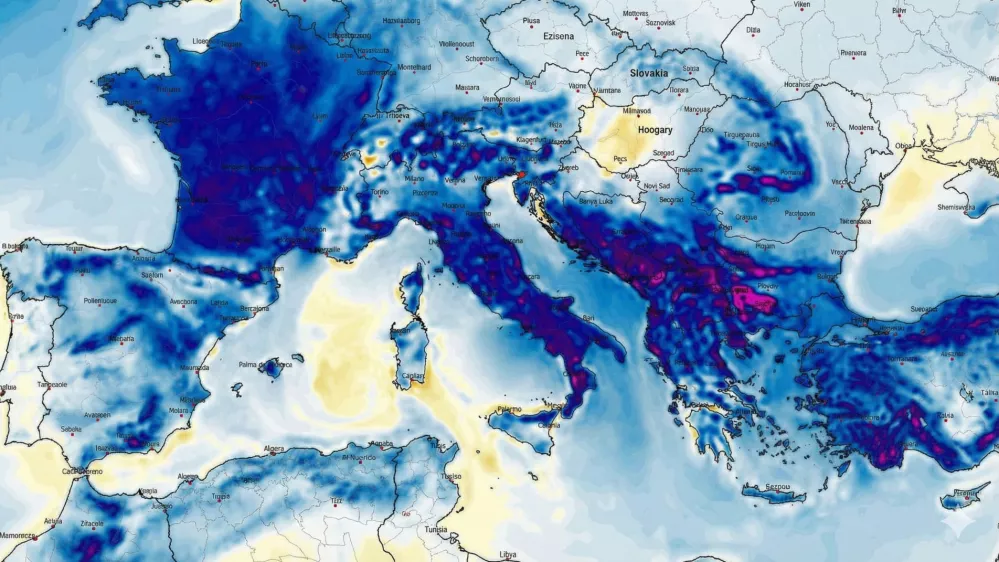 Predvideno odstopanje temperatur. / Foto: Ecmwf