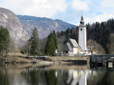 Bohinj, Bohinjsko jezero, cerkev