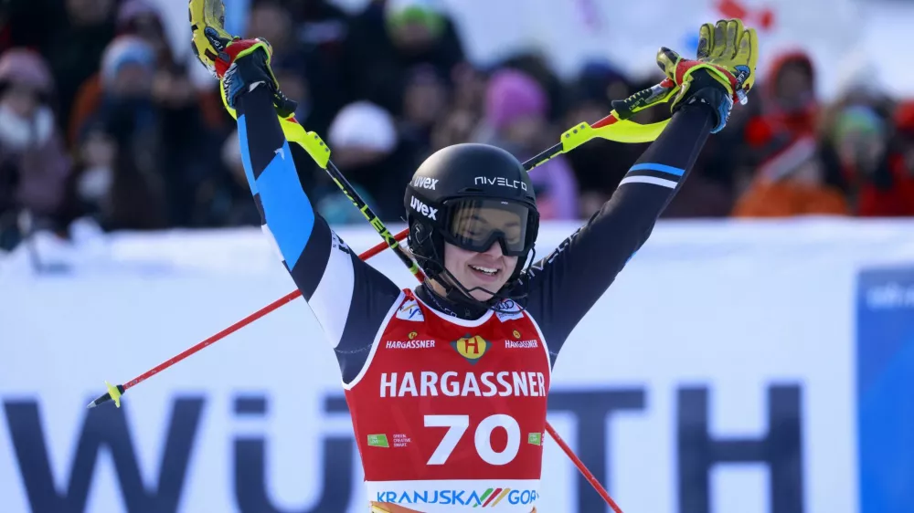 Alpine Skiing - FIS Alpine Ski World Cup - Women's Slalom - Kranjska Gora, Slovenia - January 4, 2026 Israel's Noa Szollos reacts after her second run REUTERS/Borut Zivulovic