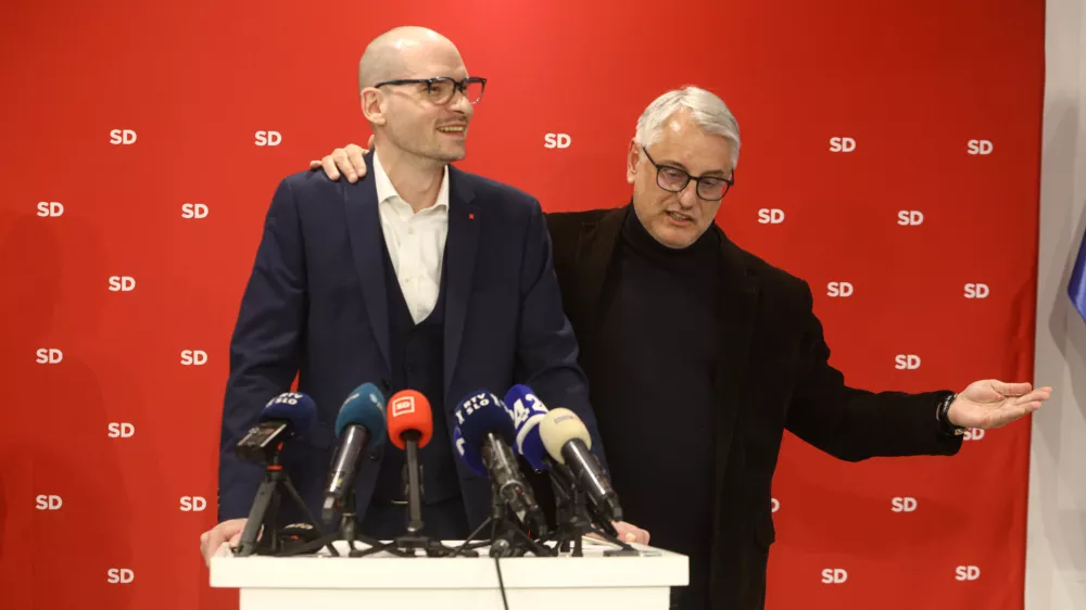 Matej Ta&scaron;ner Vatovec in Matjaž Han06.01.2026 - Predsednik SD Matjaž Han izjava za medije o aktualnih dogajanjih. Prestop poslanca Levice v SDFoto: Luka Cjuha