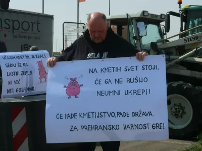 Pra&scaron;ičerejec Alojz Varga na vseslovenskem kmečkem puntu marca 2023. Foto: Tatjana Pihlar 