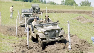 shod voznikov terencev Jeep v Beljaku, willys