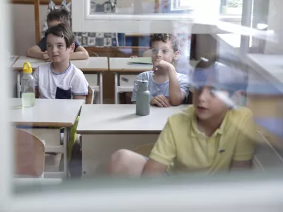 Tiho nasilje: rasizem v slovenskih &scaron;olah ni zgolj &ldquo;zafrkavanje&rdquo;