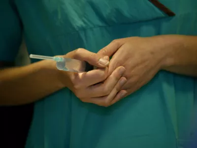 Erik Brecelj po smrti Slovenke: obstajajo klinike, ki za denar ponudijo vse