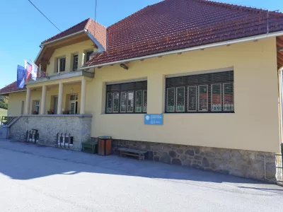 Otroke in starej&scaron;e bodo pazili skupaj