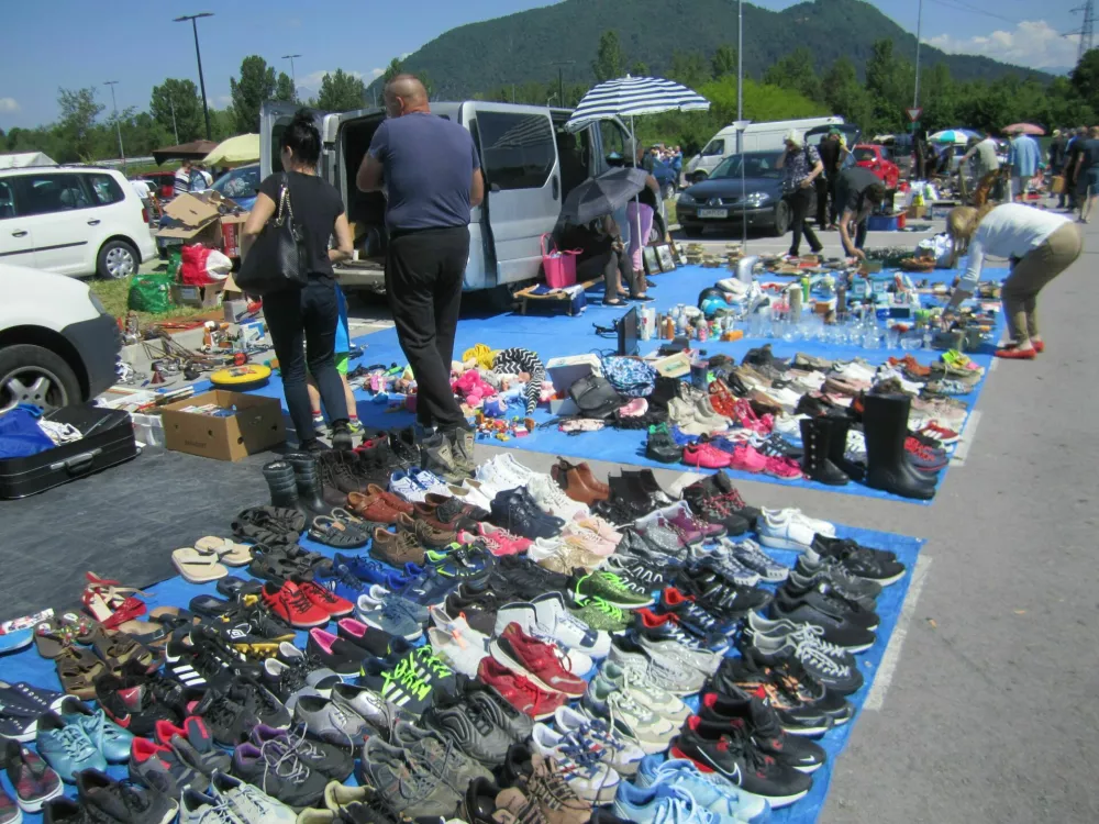 Bol&scaron;ji sejem v Stanežičah