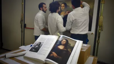 Perugia - Tiskarna Graphicmasters - ITALIJA 2011 - reportaža o izdelavi knjige z naslovom Neskončni Leonardo - najcelostnej&scaron;a predstavitev Leonarda da Vincija &ndash; prestižna, ročno vezana knjiga je o&scaron;tevilčena in je v Slovenskem jeziku iz&scaron;la v 500 izvodih v svetovnem merilu pa v 5000 izvodih, - cena 3.300 EUR/FOTO: Bojan Velikonja OPOMBA: ZA OBJAVO V PRILOGI &ndash; DNEVNIKOV OBJEKTIV - REPORTAŽA Leonardo da Vinci