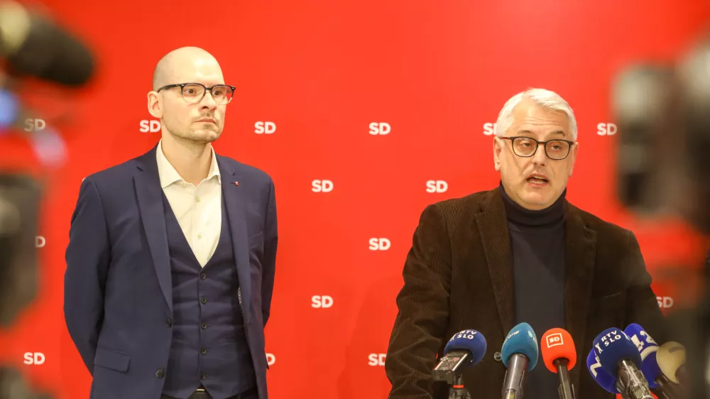 Matej Ta&scaron;ner Vatovec in Matjaž Han06.01.2026 - Predsednik SD Matjaž Han izjava za medije o aktualnih dogajanjih. Prestop poslanca Levice v SDFoto: Luka Cjuha