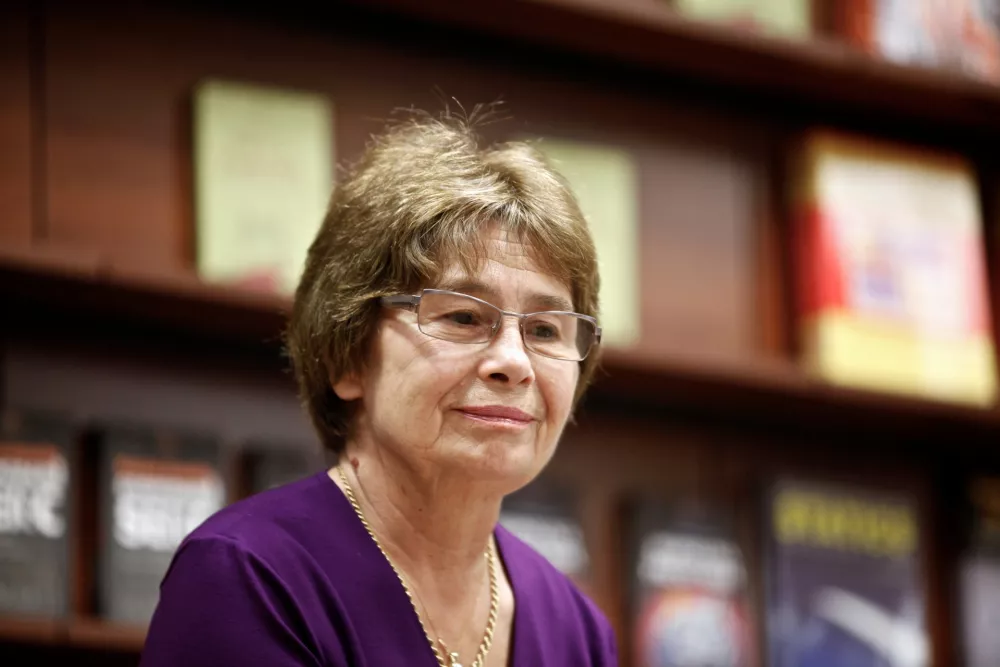 &raquo;Istospolnost ubija voljo do življenja&laquo;: Priloga k zborniku razburila avtorje