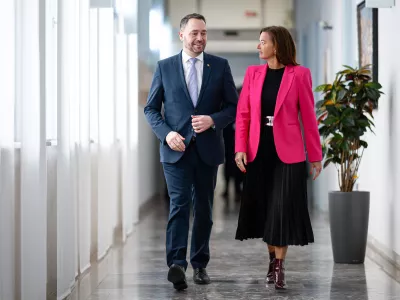 Ljubljana, MZEZ.Obisk belgijskega zunanjega ministra Maxima Prevota pri ministrici za zunanje in evropske zadeve Tanji Fajon.Prihod na ministrstvo.