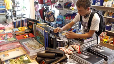 - Založba Mladinska knjiga - šolski učbeniki - delovni zvezki - knjigarna //FOTO: Jaka Gasar