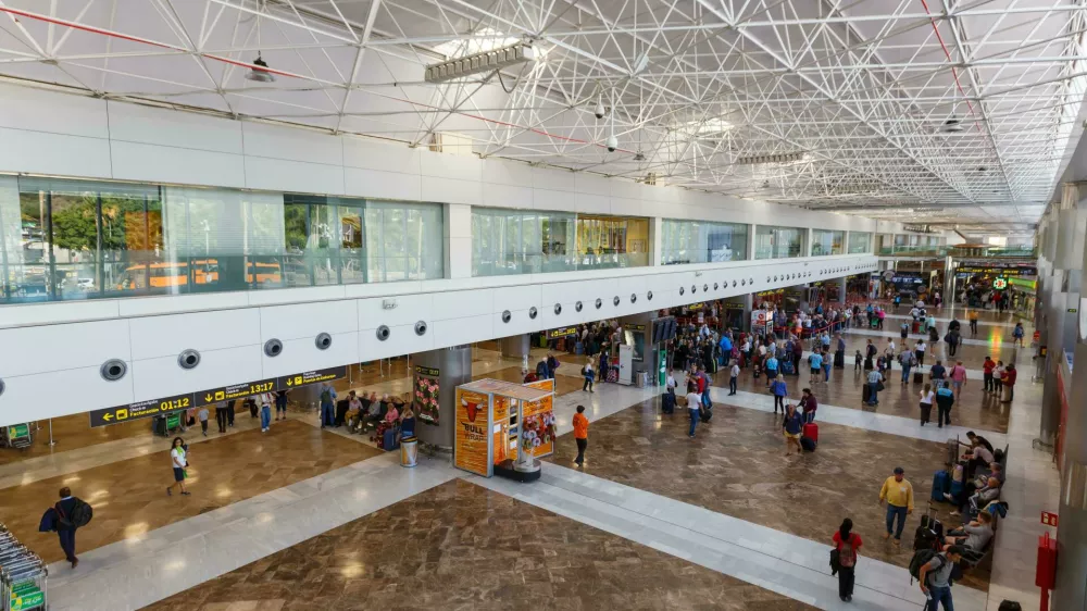 80-letnik je celo trdil, da je za soprogino&nbsp;smrt odgovorno vodstvo letali&scaron;ča na Tenerifih. Foto: Reuters/Alamy