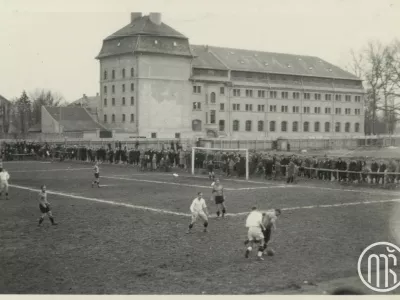 Tekma SK Ilirije na domačem stadionu v &Scaron;i&scaron;ki leta 1933.