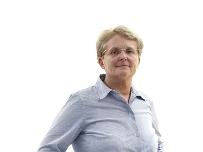 Tatjana PihlarZA ONLINE - Redakcija Dnevnik 2024 - portreti za komentarje in kolumne - kolumnisti - komentatorji &ndash; novinarji - portret //FOTO: Luka Cjuha