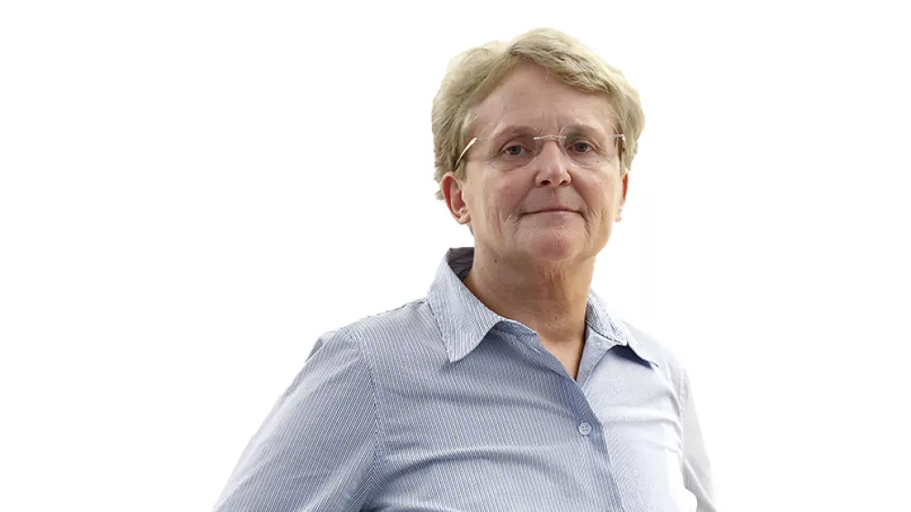 Tatjana PihlarZA ONLINE - Redakcija Dnevnik 2024 - portreti za komentarje in kolumne - kolumnisti - komentatorji &ndash; novinarji - portret //FOTO: Luka Cjuha