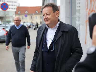 Ljubljana, ministrstvo za zdravje.Sestanek vladne strani in zdravniskega sindikata Fides, na katerem so se usklajevali glede poteka mediacije.Predsednik Fidesa Damjan Polh.