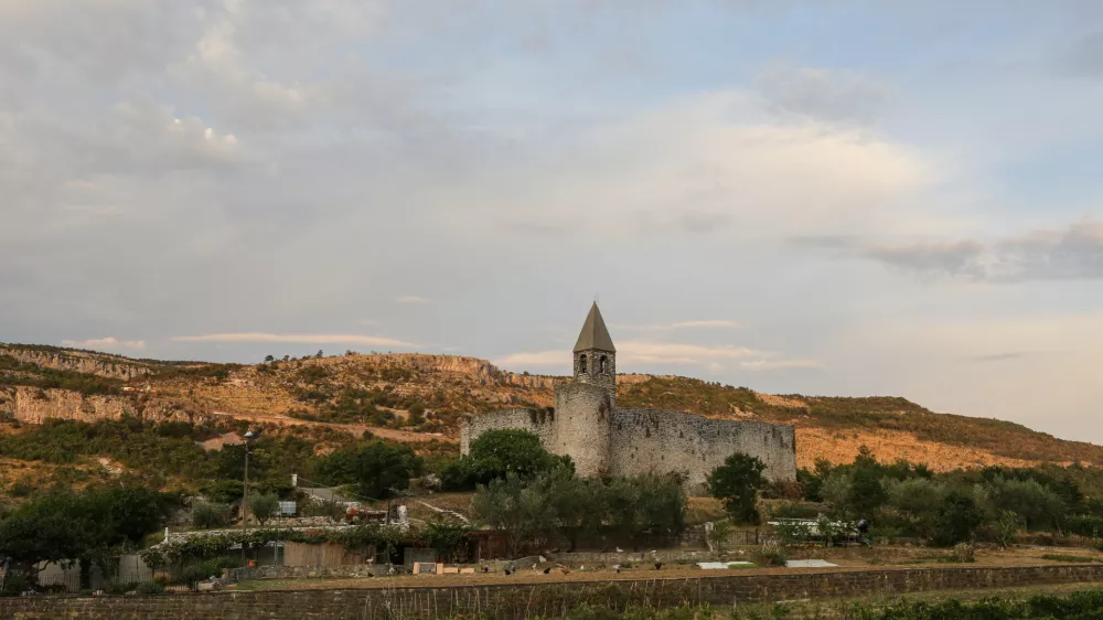 Hrastovljefoto: Bojan Velikonja