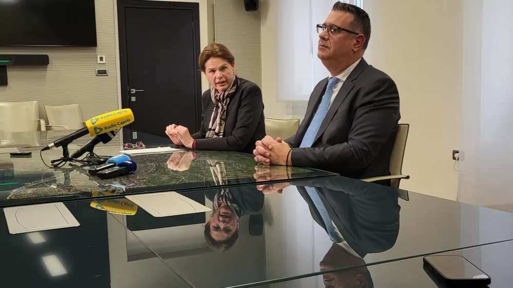 Ministrica Alenka Bratu&scaron;ek in koprski župan Ale&scaron; Bržan