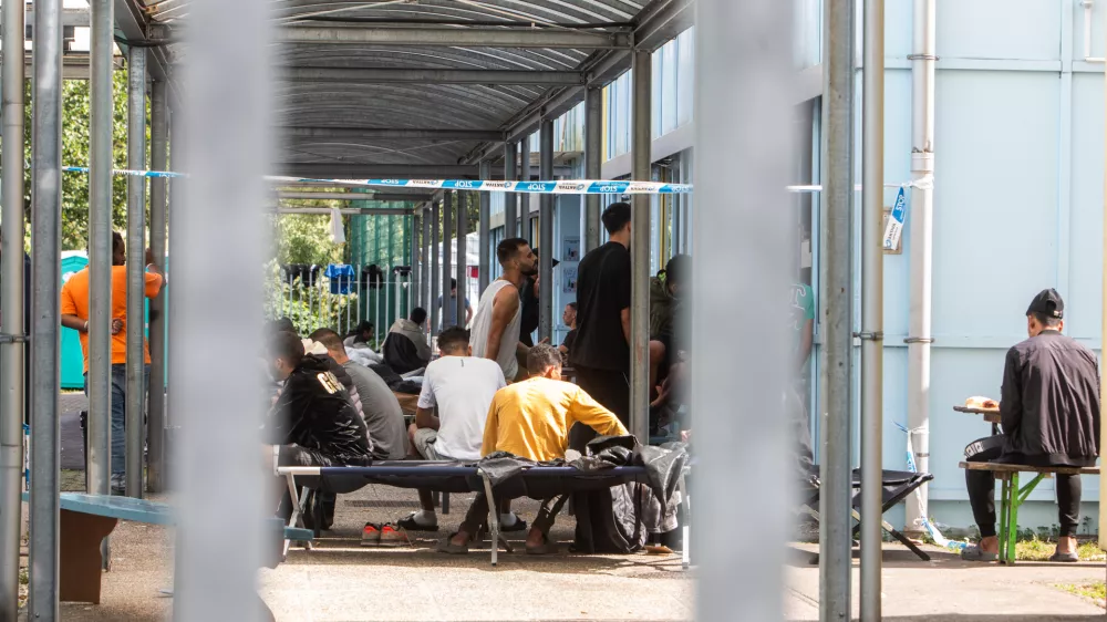 &Scaron;tevilo pro&scaron;enj za azil se &scaron;e vedno zmanj&scaron;uje