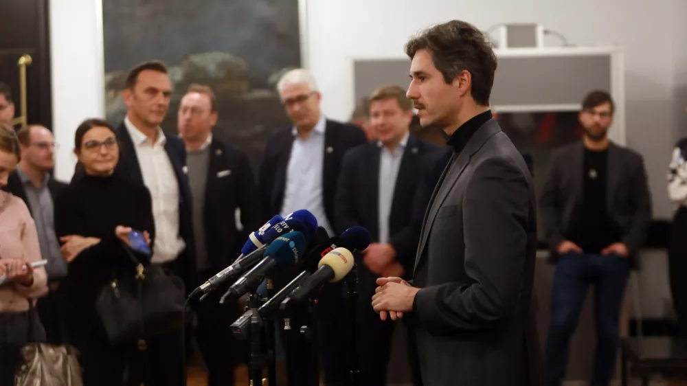 16.01.2026 -izjava za medije po koncu posveta socialnih partnerjev glede dviga minimalne plačeLuka MesecFoto: Tomaž Skale