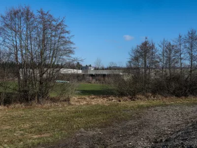 Zemlji&scaron;ča v poslovni coni ostajajo kmetijska