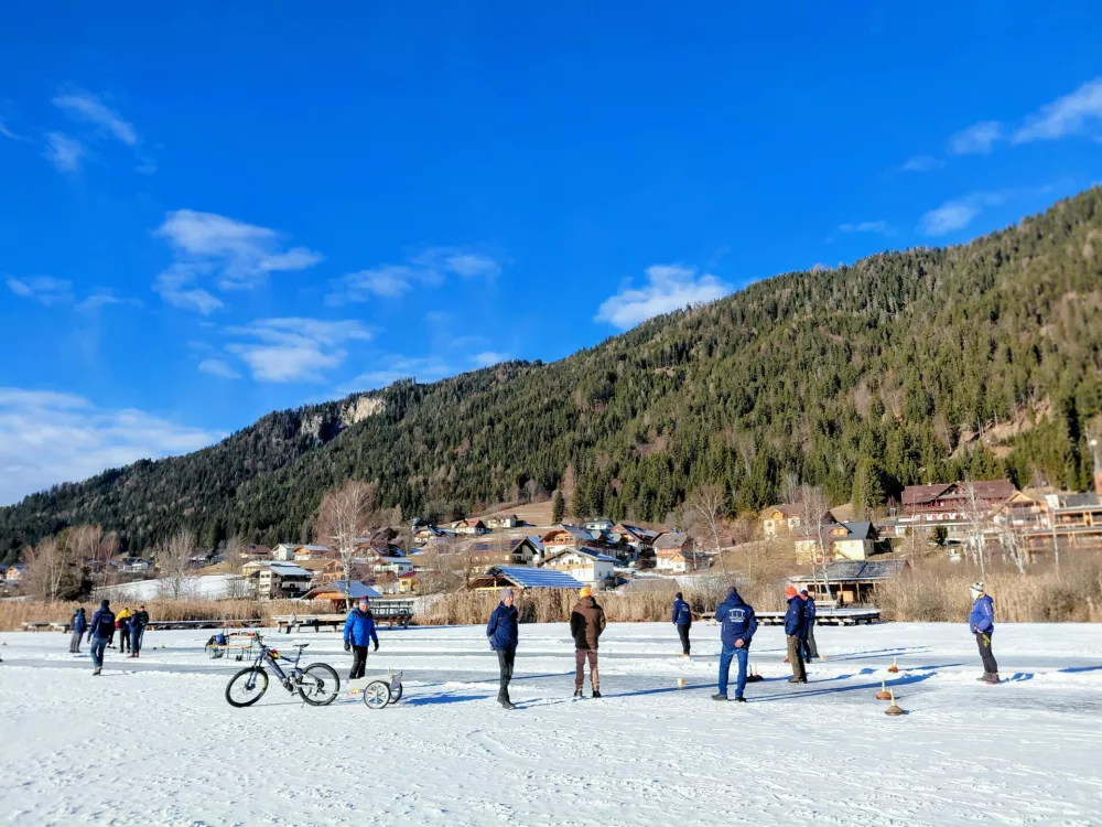 Največje naravno drsali&scaron;če v Alpah priljubljeno tudi med Slovenci