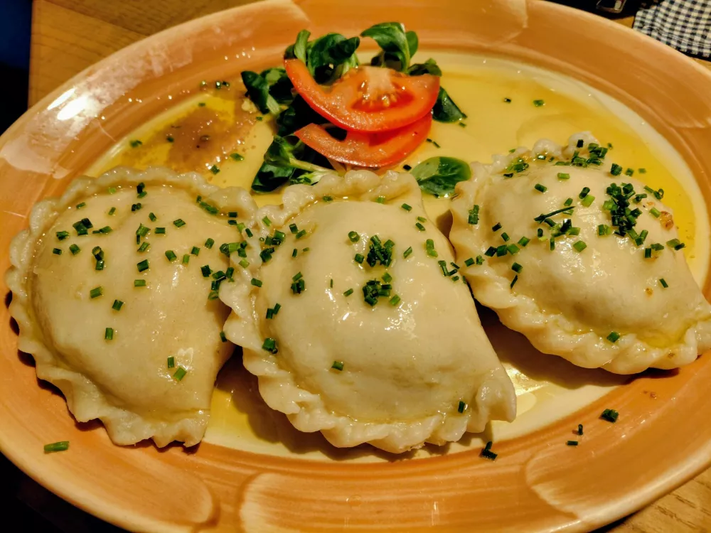 Največje naravno drsali&scaron;če v Alpah priljubljeno tudi med Slovenci