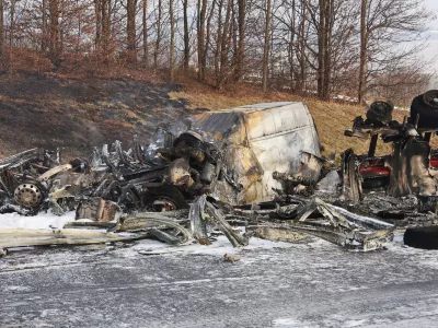 Slovenska Bistrica - Avtocesta - Promet - Prometne nesreče - Nesreča cisterne in kombija na avtocesti - zagorela cisterna in kombi - gasilci - Gasilci - Nesreče - Avtor: Sa&scaron;o Bizjak