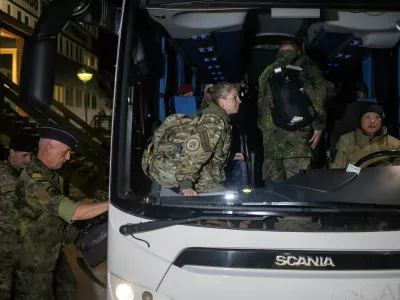 Soldiers from the German Armed Forces board a bus upon their arrival in Nuuk, Greenland, January 16, 2026. REUTERS/Marko Djurica