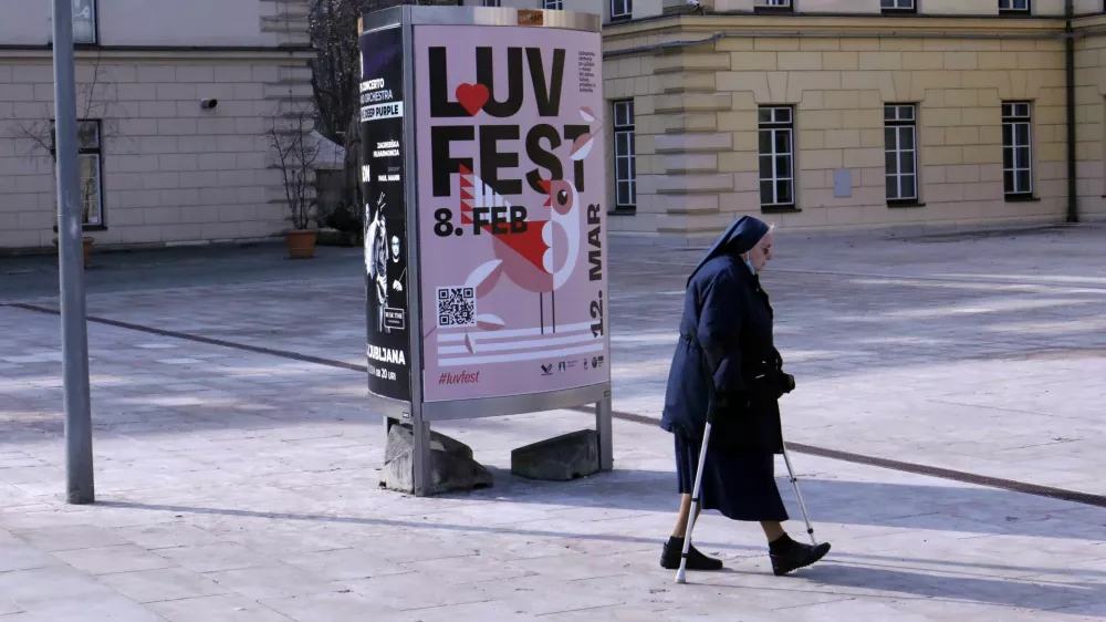 22.02.2023- Simbolična fotografija- nuna - LUV fest Ljubljana - festival združuje Ljubezen, Umetnost in VandranjeFoto: Tomaž Skale