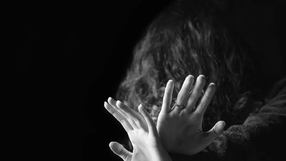 Zamisel se je porodila v Južni Afriki, kjer je nasilje nad ženskami zelo pogosto.