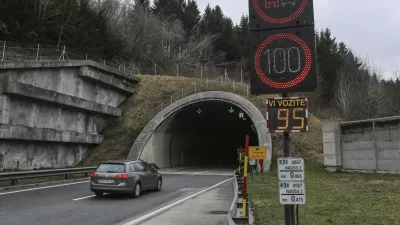 Farsa z nadzorom hitrosti: Kaj o zapletu pravi Dars?