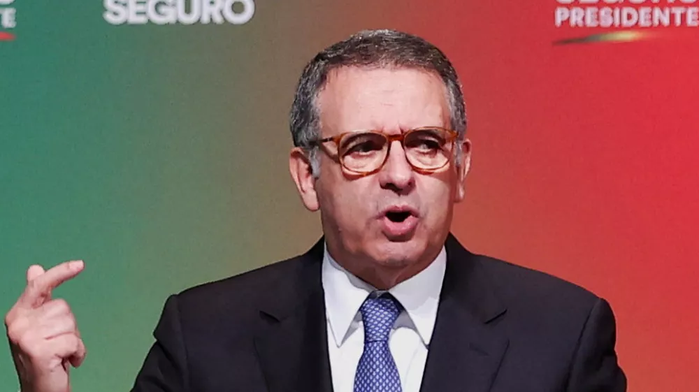 Portuguese presidential candidate of the Socialist Party, Antonio Jose Seguro, delivers a speech after leading the first round of Portugal's presidential election, in Caldas da Rainha, Portugal, January 18, 2026. REUTERS/Rodrigo Antunes