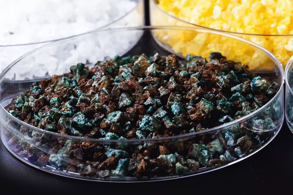 Simbolična slika redkih kovin