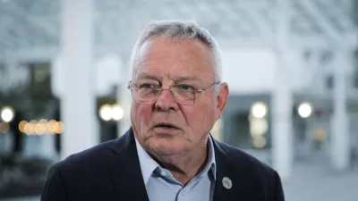 Ljubljana, Kongresni center Smelt.Izjava ministra za naravne vire in prostor Jozeta Novaka na posvetu s predstavitvijo glavnih sprememb zakona o urejanju prostora in gradbenega zakona, ki ga pripravlja ministrstvo za naravne vire in prostor.