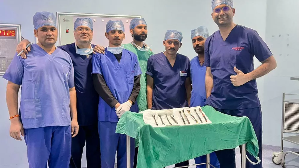 EXCLUSIVE: Story from Jam Press (Toothbrushes In Stomach)Pictured: A video grab of the doctors removing the seven toothbrushes and two spanners from inside the 26-year-old man's stomach.VIDEO: Tummy ache-suffering man leaves docs stunned as they find seven toothbrushes and two spanners in his stomachA tummy-ache-suffering man left doctors stunned after they found seven toothbrushes and two spanners in his stomach.They had been there for weeks.The 26-year-old was admitted to the hospital after complaining of chronic abdominal pain.Doctors were stunned to find multiple foreign objects inside his stomach.An endoscopy was attempted but failed to remove the objects.A senior gastroenterologist and his team then decided to proceed with open surgery.The operation lasted more than two hours in Jaipur, Rajasthan, India, as reported by What's The Jam.According to the doctors, the man's stomach was like a dustbin, and the objects could have been life-threatening.The patient from Bhilwara district was said to have a habit of swallowing iron tools and toothbrushes.He had swallowed these objects a month ago.But after the operation, his condition was described as stable.ENDSEDITOR'S NOTE: Video Usage Licence: (PROFESSIONAL PARTNER) We have obtained this material from a professional partner for use by our news media clients (company press release / other media agency).Video Restrictions: None.30 Dec 2025Pictured: Story from Jam Press (Toothbrushes In Stomach)Pictured: The doctors after successfully removing the seven toothbrushes and two spanners from inside the 26-year-old man's stomach.VIDEO: Tummy ache-suffering man leaves docs stunned as they find seven toothbrushes and two spanners in his stomachA tummy-ache-suffering man left doctors stunned after they found seven toothbrushes and two spanners in his stomach.They had been there for weeks.The 26-year-old was admitted to the hospital after complaining of chronic abdominal pain.Doctors were stunned to find multiple foreign objects inside his stomach.An endoscopy was attempted but failed to remove the objects.A senior gastroenterologist and his team then decided to proceed with open surgery.The operation lasted more than two hours in Jaipur, Rajasthan, India, as reported by What's The Jam.According to the doctors, the man's stomach was like a dustbin, and the objects could have been life-threatening.The patient from Bhil.,Image: 1062304665, License: Rights-managed, Restrictions: NO Australia, Germany, Norway, South Korea, Sweden, United Kingdom, United States, Unknown Country, Model Release: no