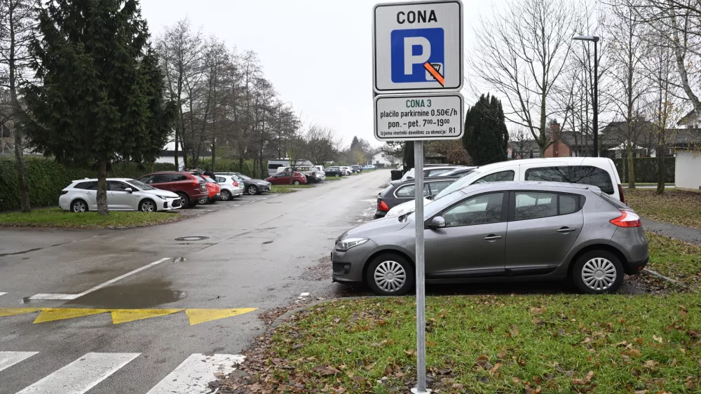 03.12.2025 Pregljeva ulica, plačljivo parkiri&scaron;če, RudnikFoto: Nik Erik Neubauer